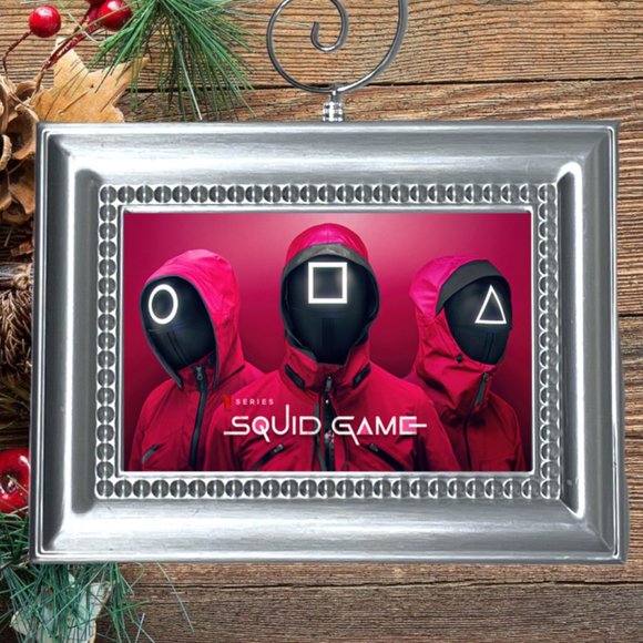 Squid Game Netflix Series TV Show Memorabilia Christmas Tree Ornament - Picture 1 of 3